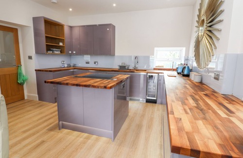 Conwy Cottage | THE OLD TYWYN POST OFFICE, family friendly, with a garden in Deganwy