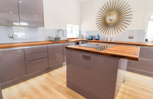 Conwy Cottage | THE OLD TYWYN POST OFFICE, family friendly, with a garden in Deganwy