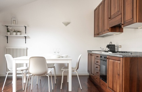 Lecco Apartment | THE OLD WALLS Studio apartment