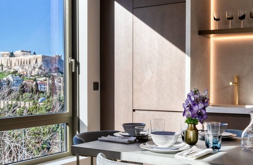 Mets Apartment | The One Acropolis | Deluxe Suite