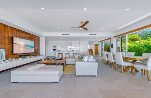 Airlie Beach House | The one and only - Waterfront living at its best