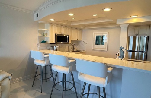 Deerfield Beach Condo | THE ONE! NEWLY RENOVATED GROUNDFLOOR BEACH/OCEAN FRONT CONDO with private deck!