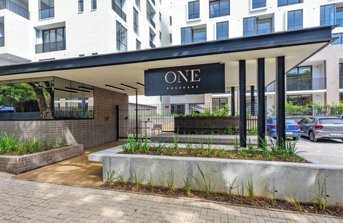 Greater Johannesburg Metropolitan Area Apartment | The One Rosebank Getaway:Designer Studio w/Balcony