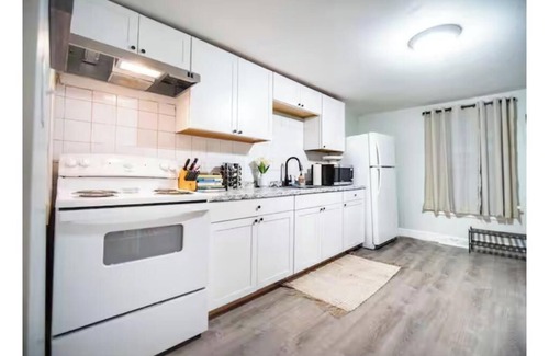 Winooski Apartment | The Onion Ranch, 2 BED with free onsite parking