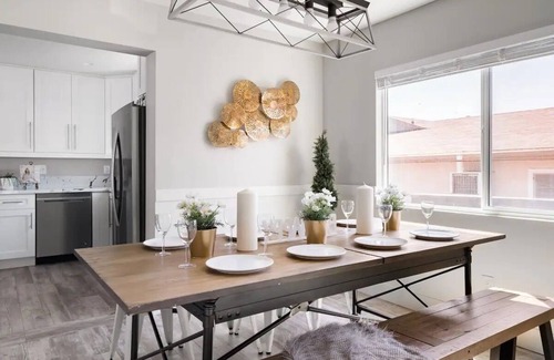 Grantville House | The Orange House- In the Heart of San Diego