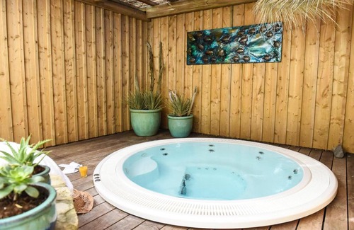 Saint-Palais-sur-Mer Hotel | The Originals Boutique Hôtel La Villa Ouest & Spa