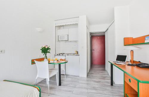 Blatin Apartment | The Originals Residence Appart'Hôtel Lauréades Clermont-Ferrand Centre Jaude