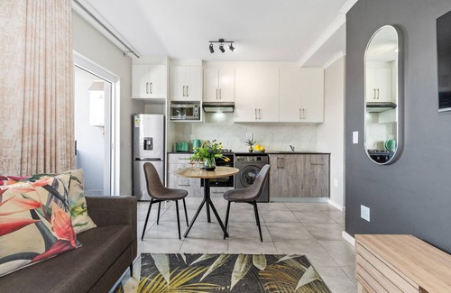 Bloubergstrand Apartment | The Orion 18 - One Bedroom Apartment, Sleeps 2