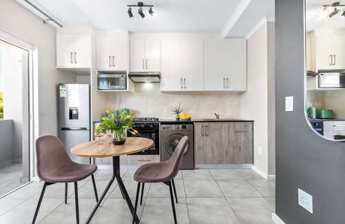 Bloubergstrand Apartment | The Orion 18 - One Bedroom Apartment, Sleeps 2