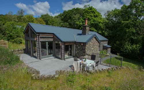 Kendal House | The Owl's Shack