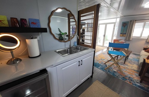 Port Lavaca Cabin | The Oyster Beach & Fish Camp on Magnolia Beach