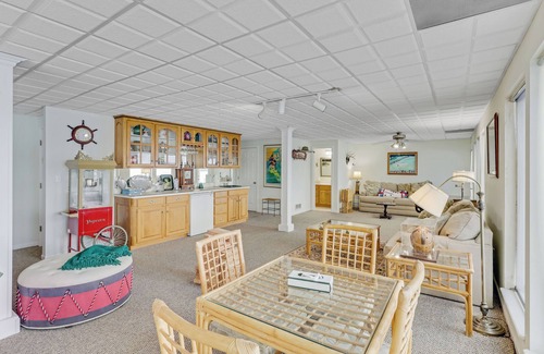 Rocky Mount House | The Ozark Gamepad | Sleeps 14
