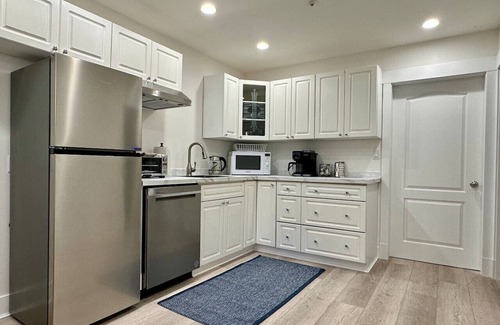 Dunbar Condo | The Pacific Spirit Executive Class Studio