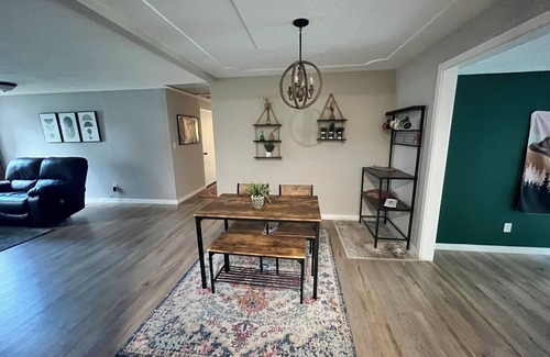 Springfield House | The Painted Peaks Room