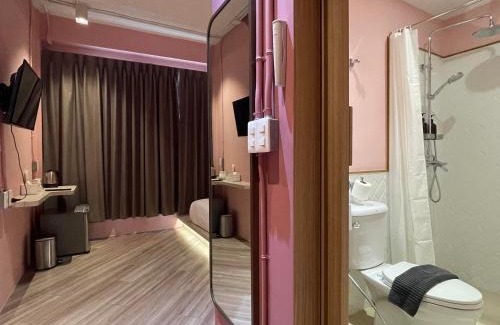 Pathumwan Hotel | The Palette Bangkok Hotel - Self check-in after 10 pm