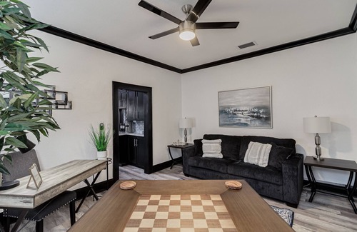 Lakeland House | The Palm Luxury Craftsman House 3BR Free WiFi & Cable Lakw Hollingsworth