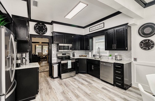 Lakeland House | The Palm Luxury Craftsman House 3BR Free WiFi & Cable Lakw Hollingsworth