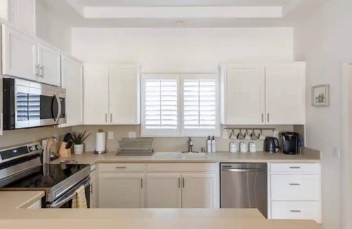 Thousand Palms House | The Palms - Pool, Spa, BBQ, Games, Mountain Views