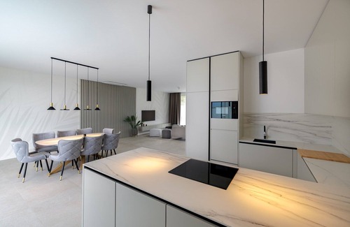 Tkon Villa | The Palms Resort - Villa President Royal