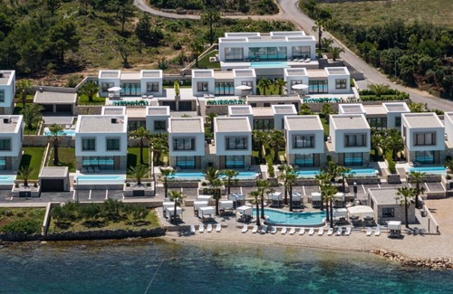 Tkon Villa | The Palms Resort - Villa President Royal