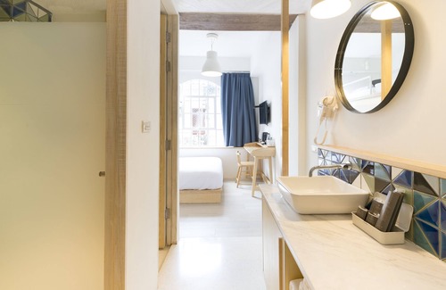 Bang Lamphu Lang Hotel | The Pattern Boutique Hotel