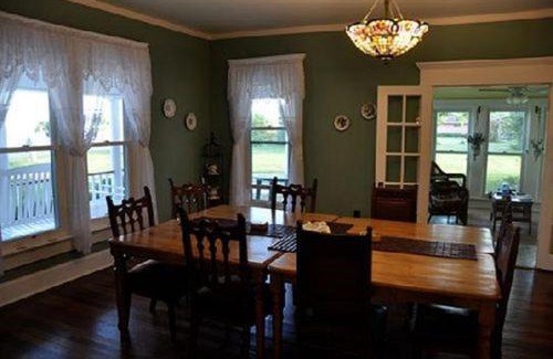 Palacios Bed & Breakfast | The Peaceful Pelican LLC
