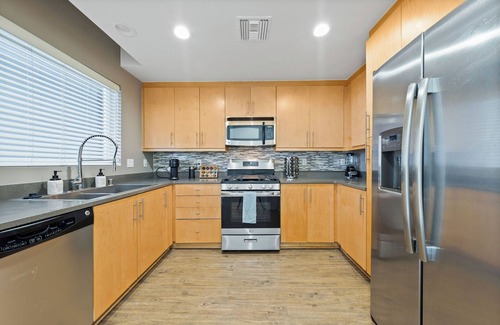 Marina del Rey Apartment | The Pearl Penthouse – Marina’s Finest 3-Story View