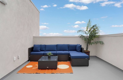 Marina del Rey Apartment | The Pearl Penthouse – Marina’s Finest 3-Story View