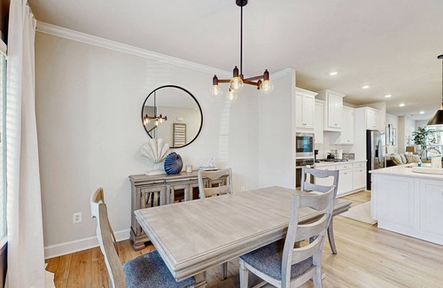 Long Neck House | The Peninsula house w/indoor/outdoor pools, on-site golf & tennis/pickleball