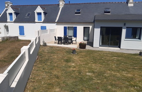 Primelin House | The Penn Ty Loch, a Small Fisherman's House Nestled in the Cove Loch