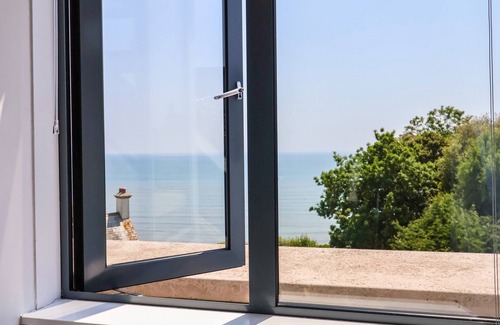 Lyme Regis Cottage | THE PENTHOUSE, romantic, luxury holiday cottage in Lyme Regis