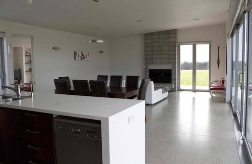 Matapouri Cottage | The Perfect Degree - Sandy Bay Holiday Home