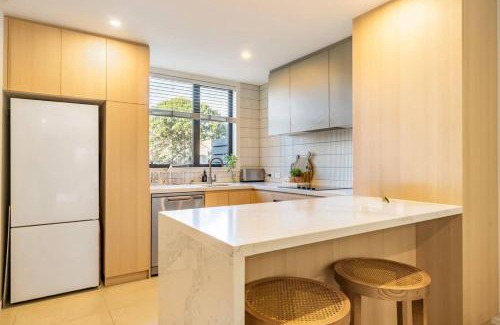 Petone Villa | The Petone Beauty - Flash, Beachside