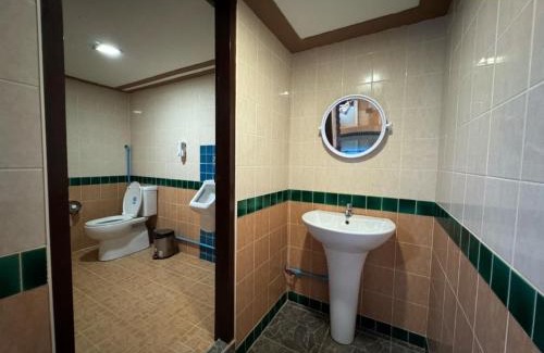 Ratsada Villa | The Phuket Pool Villa