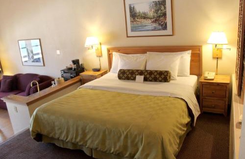 Bass Lake Resort | The Pines Resort & Conference Center