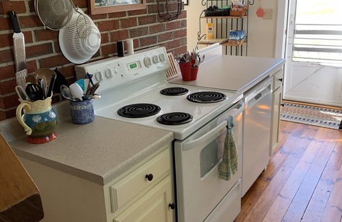 Newcastle Cottage | The Pink Cottage on beautiful Damariscotta Lake.