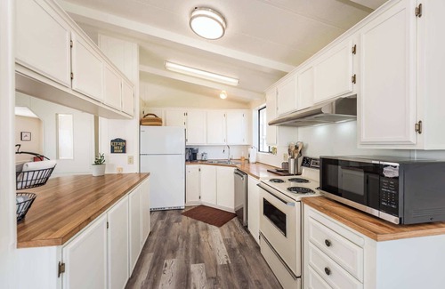 Sequim House | The Pink House - Dungeness Waterfront Home