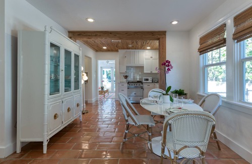 Southland Park Villa | The Pink Orchid Beach House + Stunning Pool!