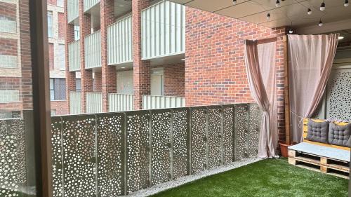 Abbey Wood Apartment | The Pink Perfect Place