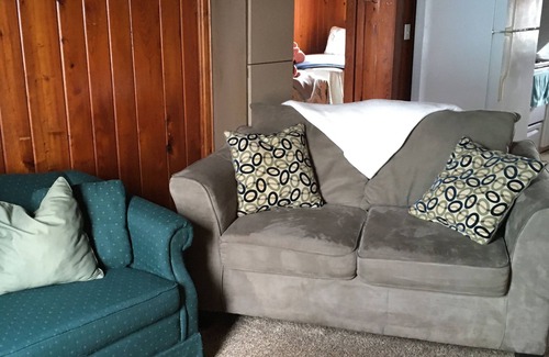 Kitty Hawk Cottage | The Pirates' Retreat (2-Bedroom Cottage) - Pets Allowed by RedAwning