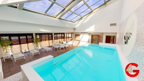 Cannes City Centre Apartment | THE POOL HOUSE Cannes