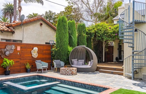 South Wrigley Condo | The Pool House