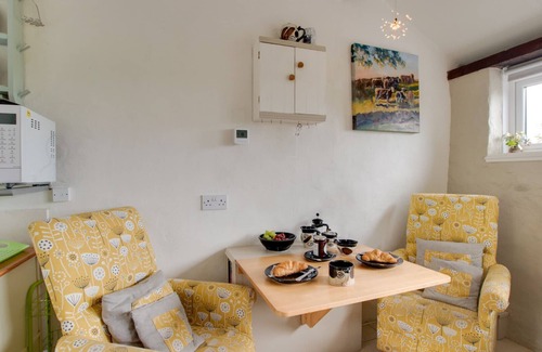 Crowdecote House | The Potting Shed - One Bedroom House, Sleeps 2