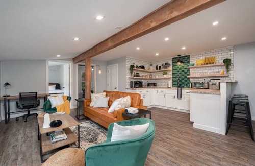 Turkey City House | The Propless Retreat-Peaceful Riverfront Getaway-Hiking, Rails to Trails, Kayak