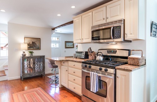 Newburyport House | The Pumpkin House, a Classic Single Family Sanctuary in the Heart of Newburyport