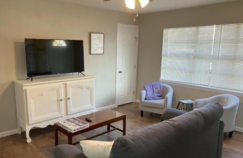 Stephenville House | The Purple House - Cozy Near TSU