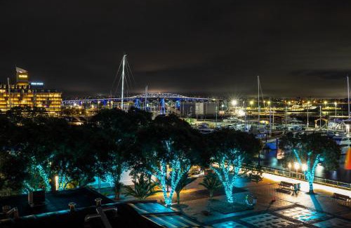 Auckland Central Business District Apartment | The Quays - Auckland Viaduct