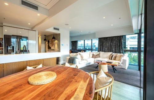 Auckland Central Business District Apartment | The Quays - Auckland Viaduct