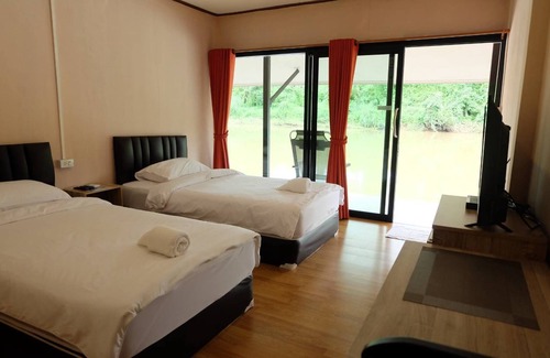 Hin Dat Hotel | The Raft Land