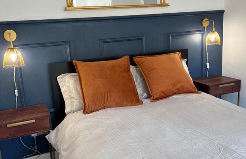 Watford Apartment | The Raven's Loft by Harry Potter